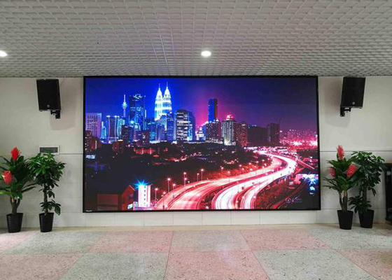 Konferans Reklamları için HD P2 P2.5 P3.07 P4 Kapalı Tam Renkli Led Ekran 800nits